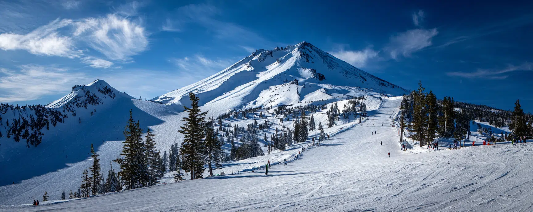 A majestic skiing slope in Oregon